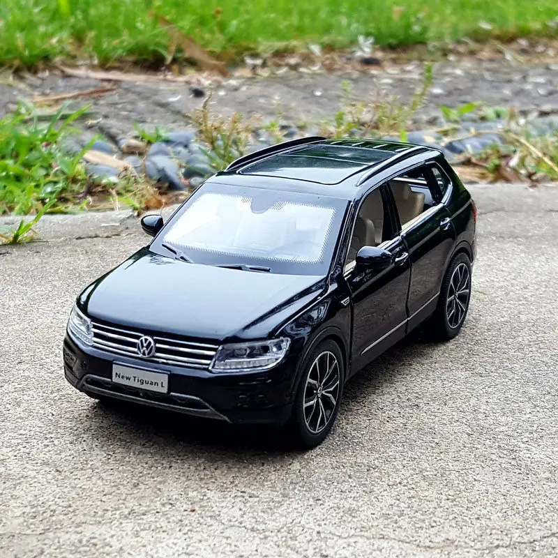 1:32 Tiguan SUV Alloy Cast Toy Car Model Sound and Light Children\'s Toy Collectibles Birthday gift