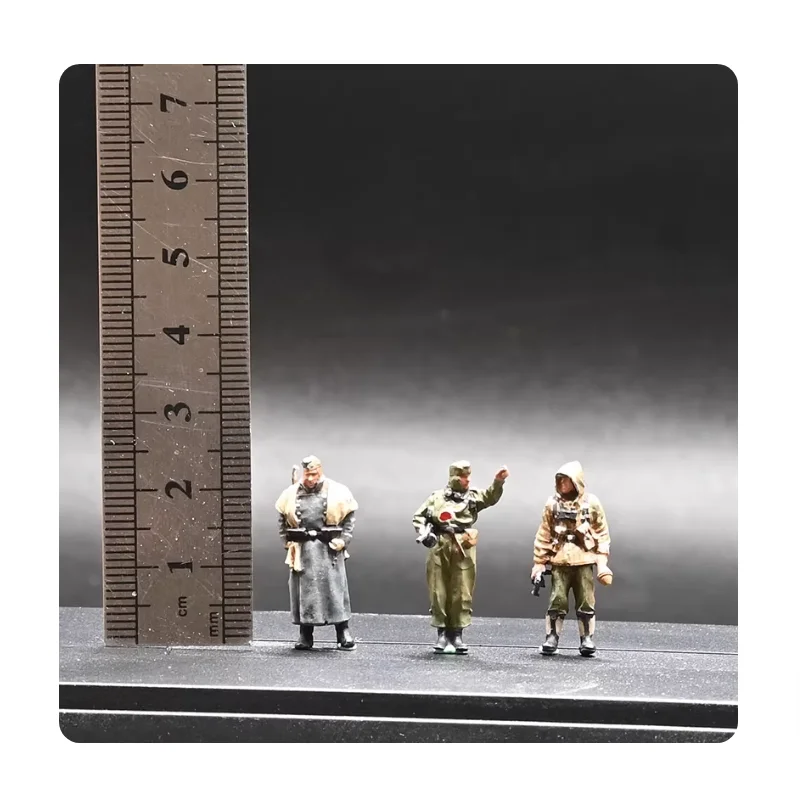 1:72 Scale Resin Material Three German Soldiers Suitable For Tank Helicopter Scenes Collectible Decorative Gifts Display