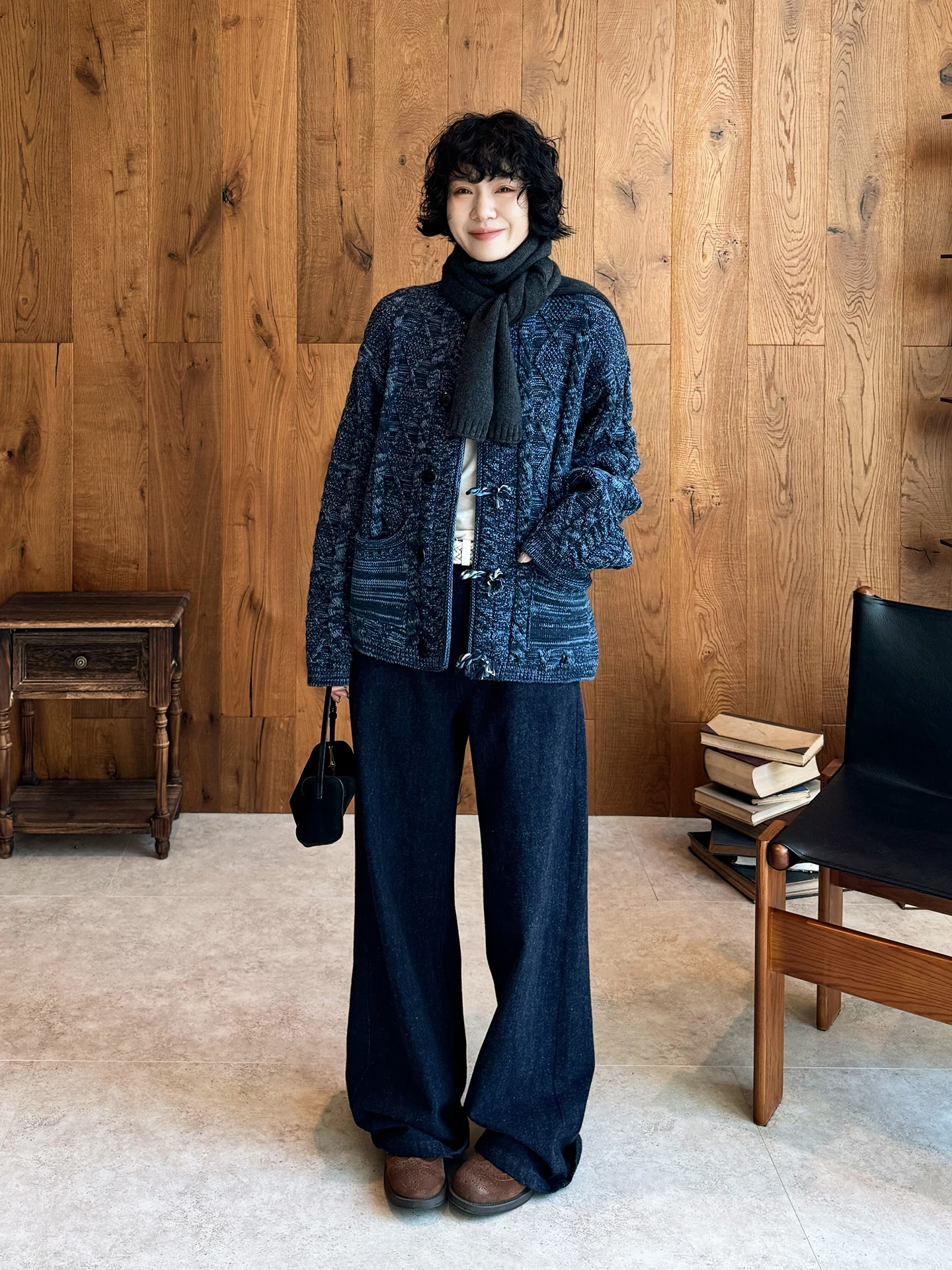 

Корейский укороченный свободный женский кардиган 2025 года, новая зимняя модная модель, маленький размер, на пуговицах, из полиэфирного волокна