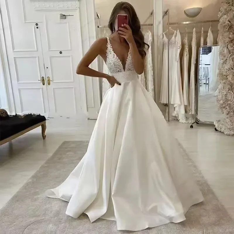 Boho Tiefer V-Ausschnitt Satin Prinzessin Hochzeitskleid A-Linie Spitze Applikationen Braut Kleider Günstige Dubai Maßgeschneiderte Brautkleider Vestido