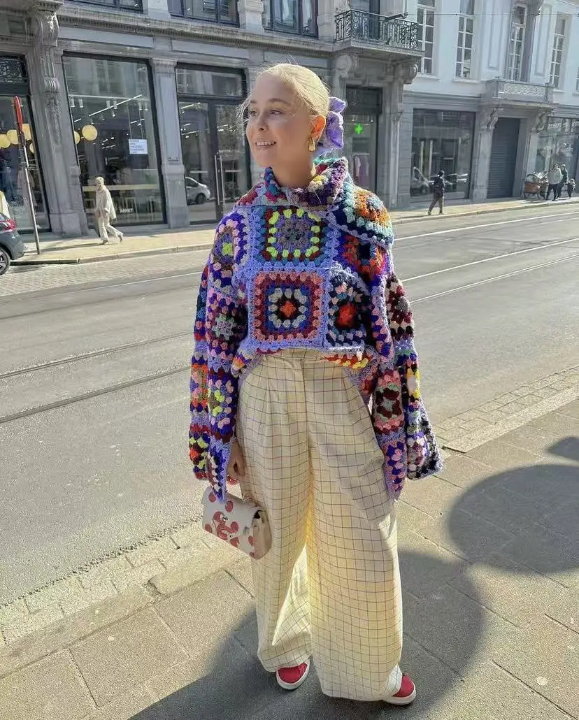 Long sleeved heavy-duty cotton sweater handmade with block pattern pattern woven by color blocked cotton fabric