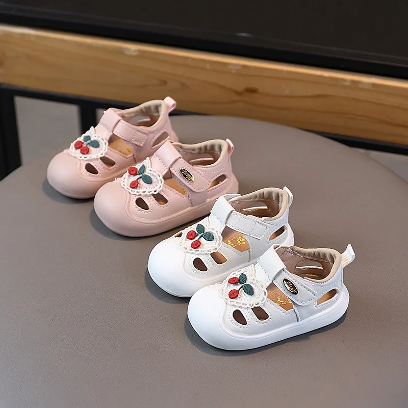 

2025Summer New Baby Shoes Fashion Versatile Kids Sandals Simple Girls First Walkers Anti Slip Child Beach Shoes Zapatos De Mujer