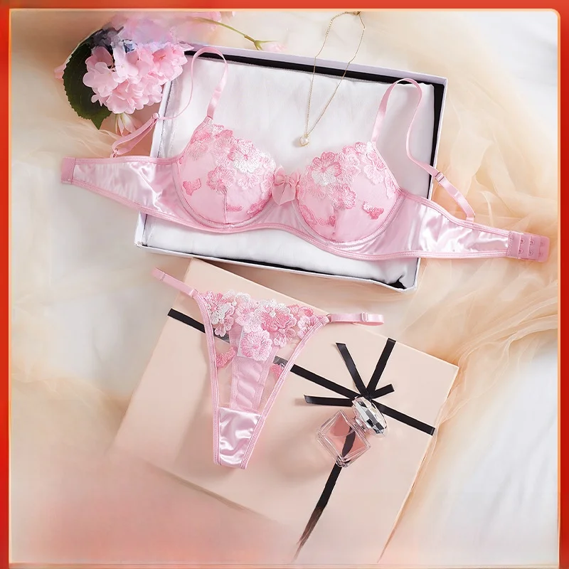 

Новинка: Комплект женского сексуального белья с цветочной вышивкой, низкая талия, для всех сезонов, комфортное и дышащее нижнее белье
