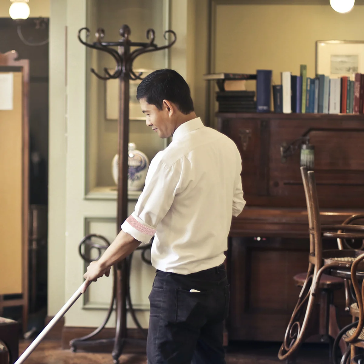 

1Pair Elastic Sleeve Armband Durable Polyester Silk Rubber Band Shirt Sleeve Ring Stretchy Armlet Cool Fashion Bracelet for Men