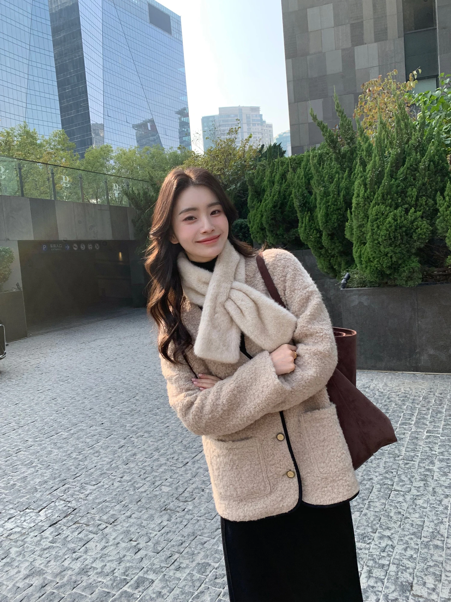 

Pusumede Gentle Faion V-ne Lamb Fur Jaet Women's High-End Simulation Fur Long Sve Loose Fit Winter Outerwear