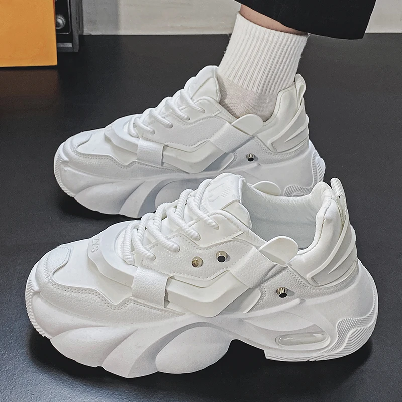 Herren-Freizeitsportschuhe mit dicker Sohle und erhöhter Absatzhöhe, niedrig geschnitten, mit Schnürung, abriebfeste Sohle, bequem und rutschfest. – Detail 5