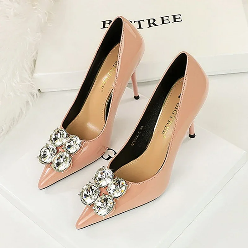BIGTREE Metal Decoration CRYSTAL Patent Leather Pumps Women\'s Thin Heels Sexy Pointed Toe Zapatillas De Mujer