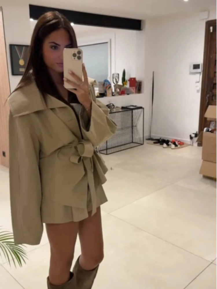 Gabardinas elegantes con solapa grande y cordones para mujer, chaquetas cortas con cinturón de manga larga y una botonadura, prendas de vestir exteriores elegantes para mujer de otoño 2025