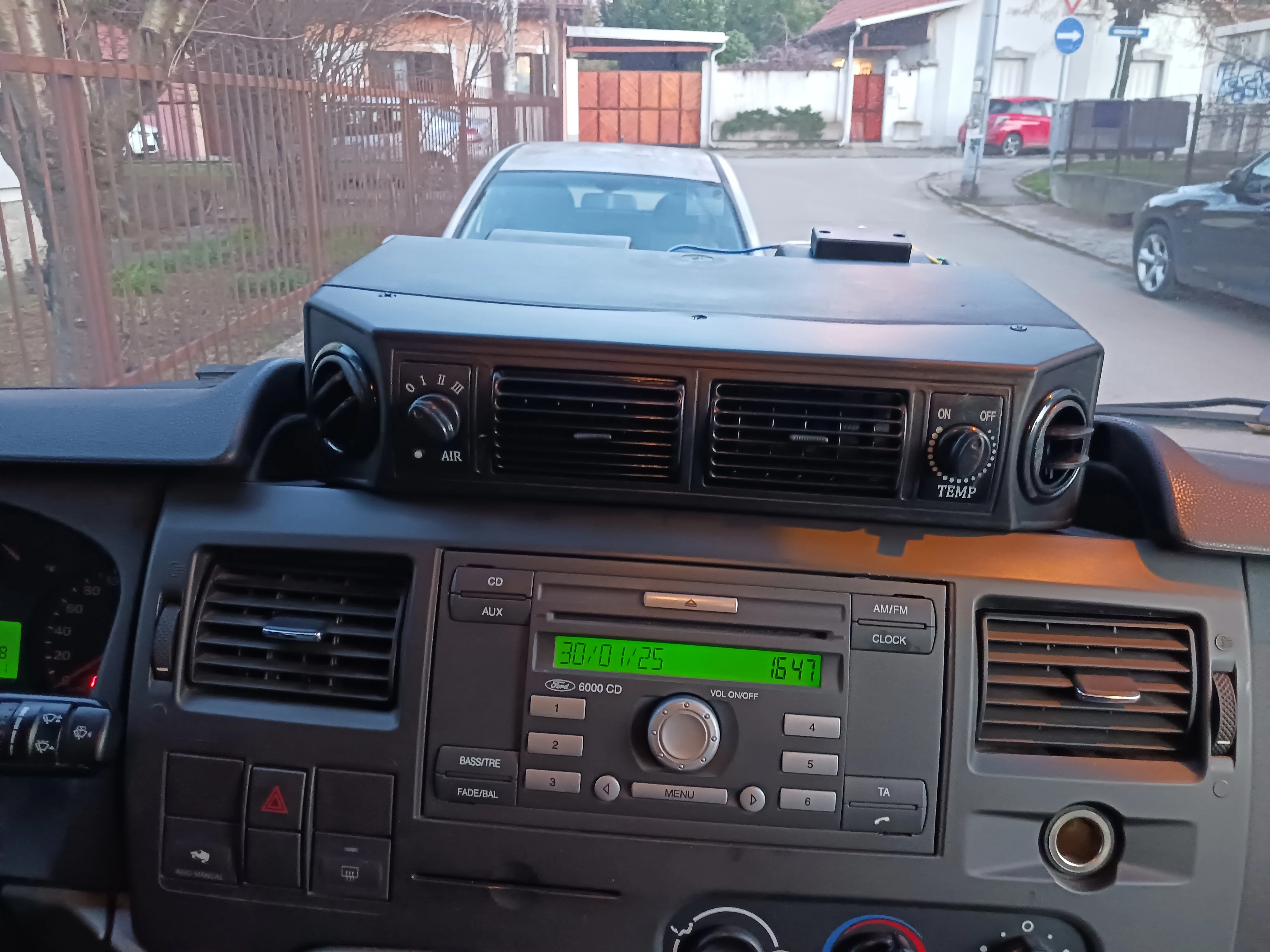 RV AC وحدة جرار شاحنة التخييم طقم مكيف الهواء 12 فولت مكيف الهواء لمقطورة شاحنة التخييم Motohome