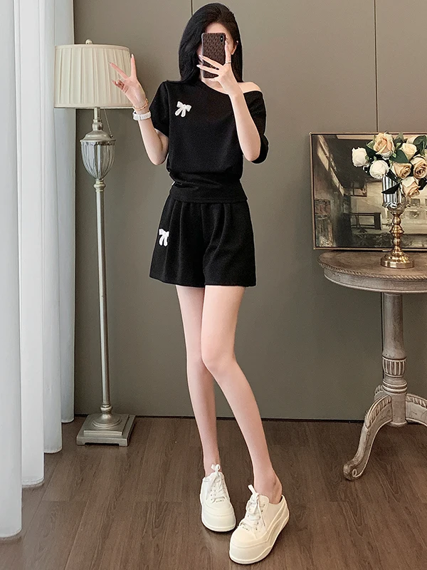 

Elegant Casual Sportswear Set Women Summer 2026 New Shoulder Bared Short Sleeve round Neck Top Shorts Two Piece Set