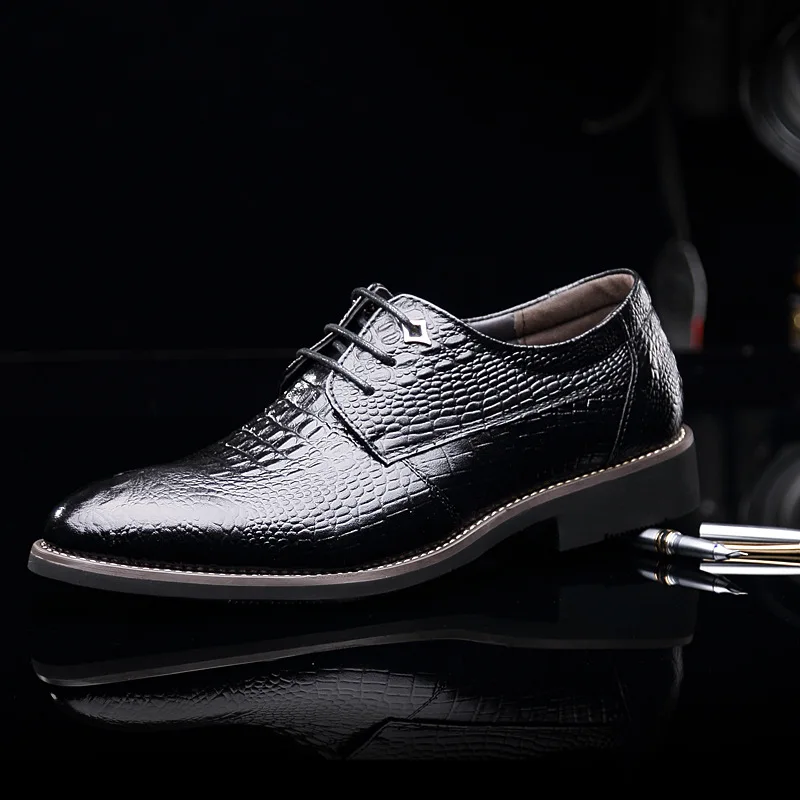 Men's Pointed Lace-up Leather Crocodile Pattern Men's Leather Shoes Men's Casual Leather Shoes Professional Dress Shoes Brown