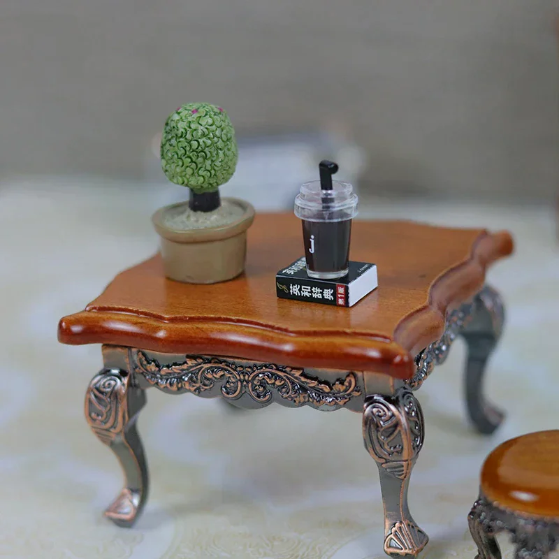 قطعة واحدة من إكسسوارات بيت الدمى المصغر، طاولة مربعة صغيرة بتصميم عتيق، ديكورات ألعاب عائلية