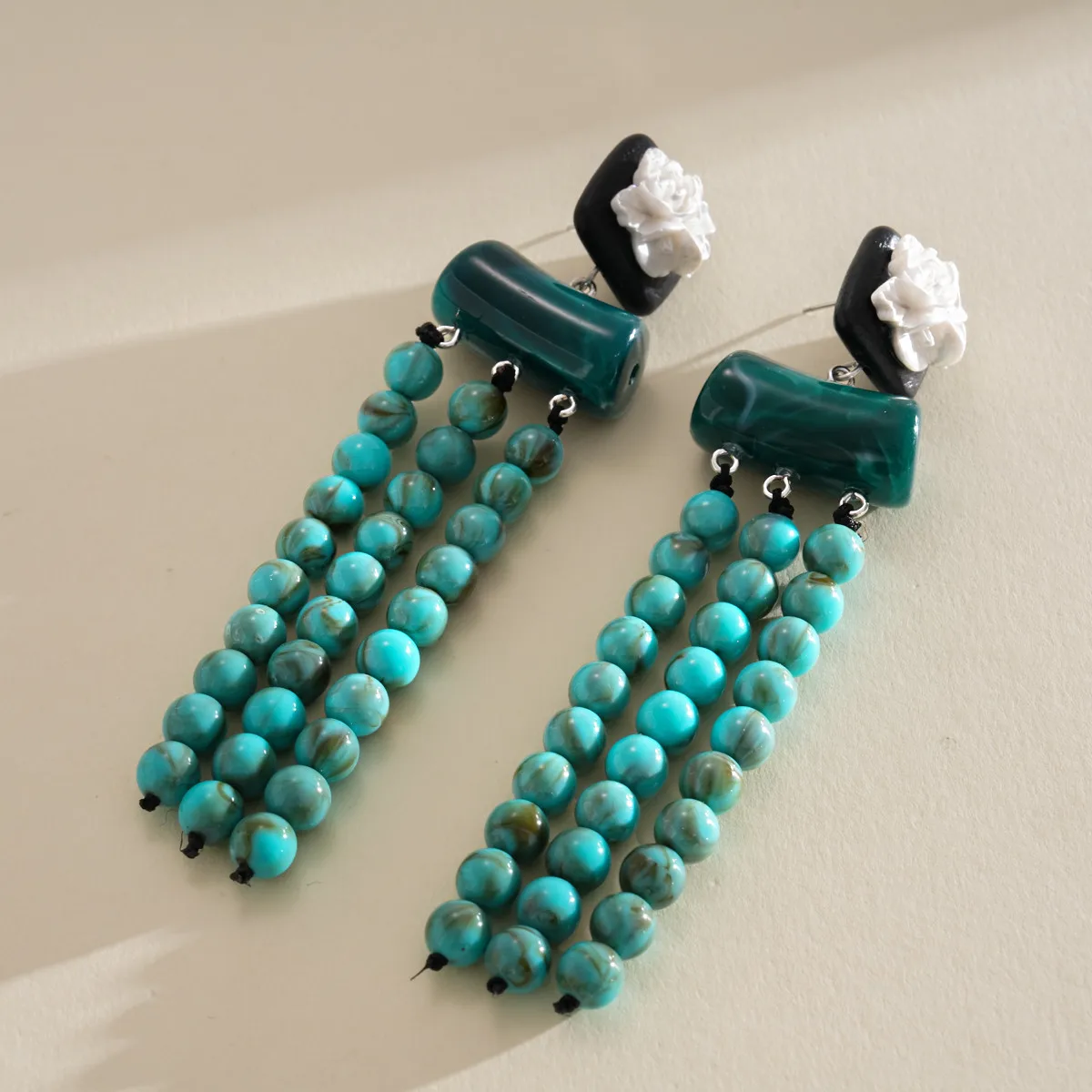 Resin acrylic flower tassel silver needle earrings small senior sense earrings fashion temperament earrings