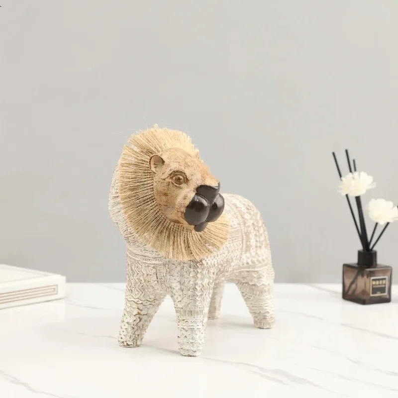 Old Relief Lion Handmade Hemp Rope Mane Animal Sculpture Home Decoration 25 * 12.5 * 21.5cm