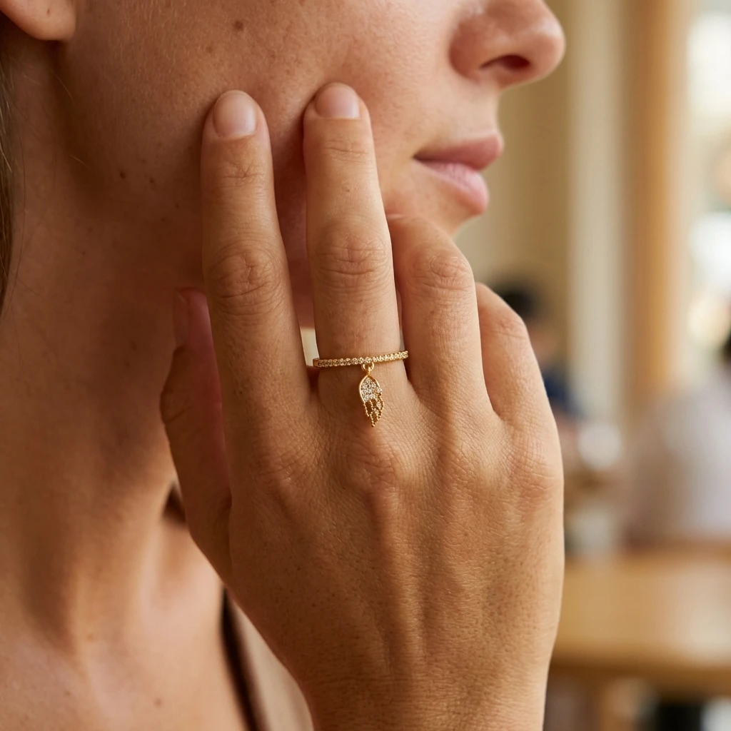 2026 Design Sense Flügel-Feder-Anhängerring für Damen Zarter Funkelnder Zirkonia-Fingerring Minimalistisches Tägliches Accessoire – Detail 2