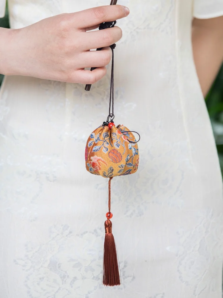 Scented Sachet Hanging Ornament Small Steamed Buns Lavender Artemisia Scented Bag Handmade Embroidered Silk Fabric Neck Hanging
