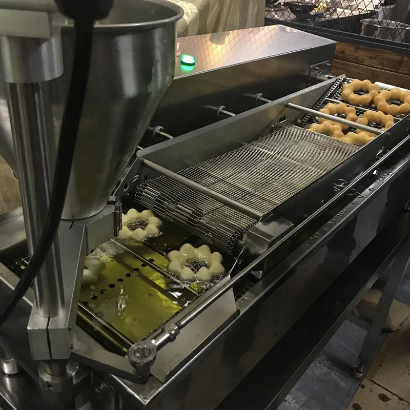 Hot sale high quality donut fryer commercial Mochi donuts making machine automatic cake doughnut maker food machinery for shop