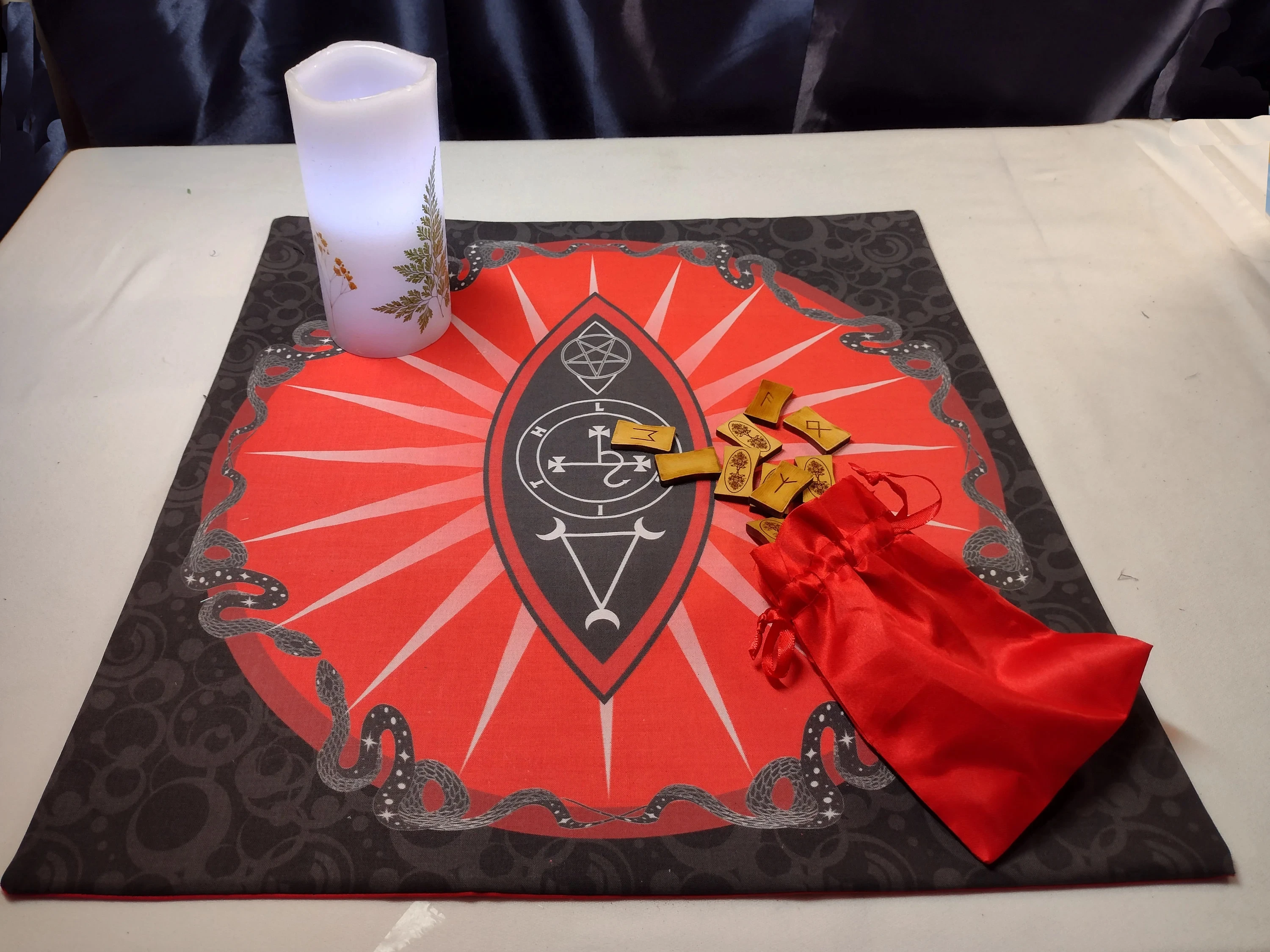 VIKAMA Black and Red Lilith Talisman Wallpaper Dark and Mysterious Altar Cloth Pentagram Divination Tarot Card Wallpaper