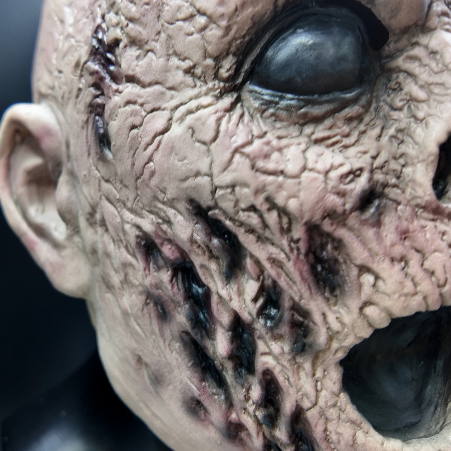 Halloween Latex Totenkopfmaske – Schreiende Zombie-Horrormaske für den ganzen Kopf – Gruselige Geister- und Gefangenen-Cosplay-Party-Kostüm-Requisite – Detail 10
