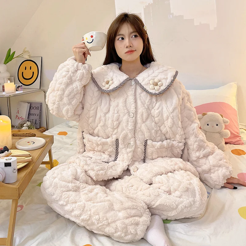 

Женские пижамные комплекты: домашняя одежда с карманами, хлопковая ночная рубашка с коротким рукавом, функциональный дизайн, шорты-бермуды, весенняя коллекция 2026