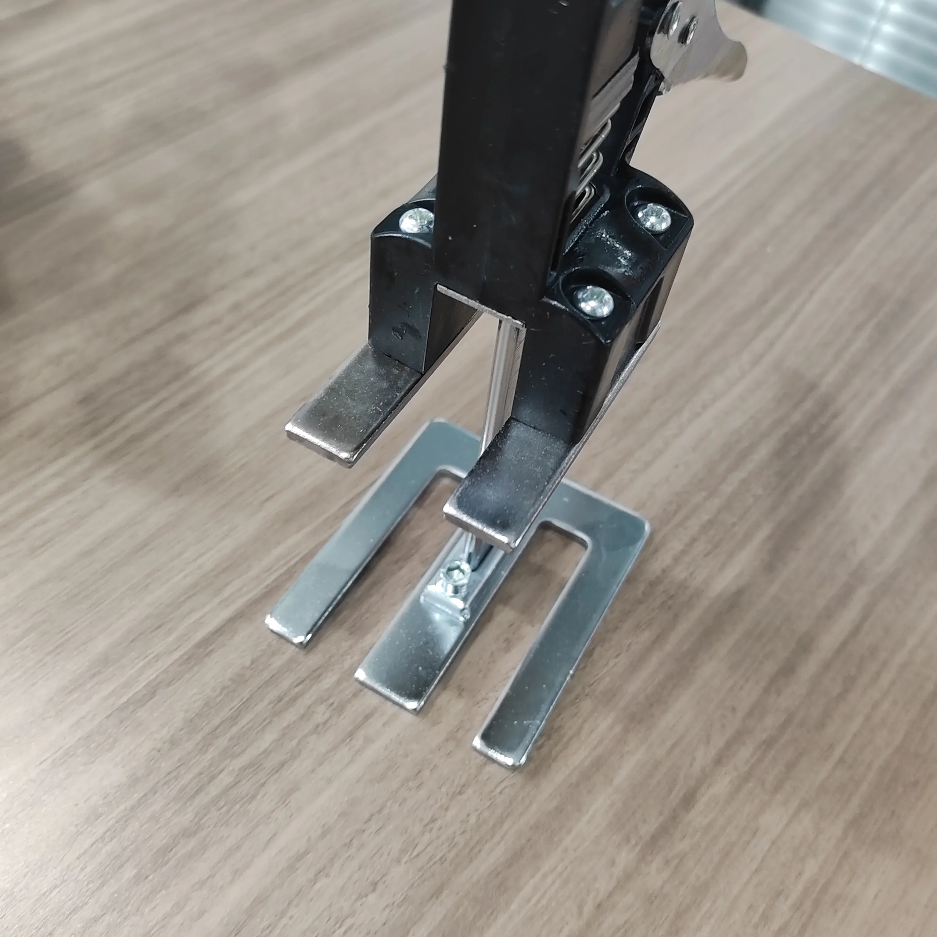 Labor‑Saving Arm Jack Hand Lifting Tool, Drywall Door Panel Lifter, Cabinet Board Tile Height Adjuster Elevator for Construction