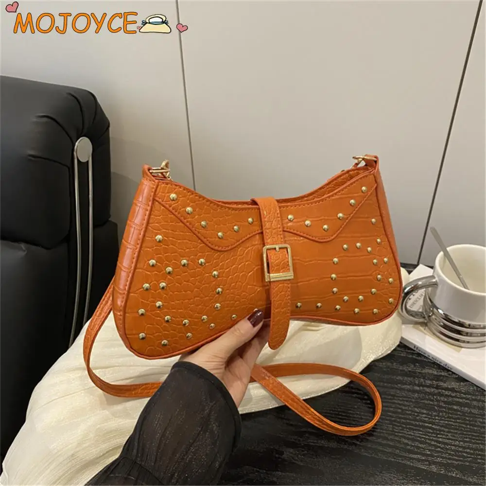 

Women Metal Stud Hobos Handbag Rivet Belt Buckle Armpit Bag Leather Saddle Underarm Pouch Travel Commute Shoulder Crossbody Bags