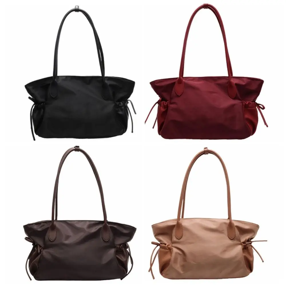 حقيبة كتف نايلون عادية محمولة بسحاب على الطراز الكوري من قماش النايلون حقيبة حمل ذات سعة كبيرة وخفيفة الوزن تحت الإبط للسفر