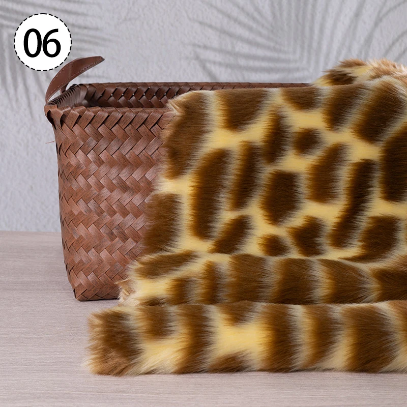 

50cm Imitation Deer Spotted Plush Fabric Leopard Print Pattern Short Plush Fabric for Fur Clothing Handmade DIY Material