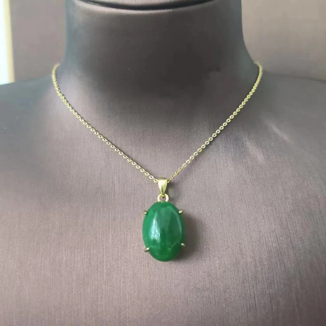 

1pcs/lot Natural emerald dry green Pendant Necklace S925 Sterling silver gold plated oval Simple and stylish classical clothing