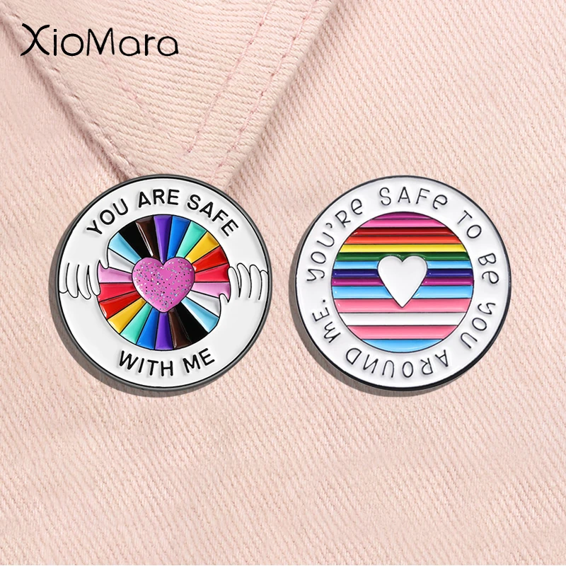 أنت آمن معي المينا دبوس LGBT فخر قوس قزح القلب دبابيس التلبيب على ظهره شارة مجوهرات هدايا للأصدقاء مثلي الجنس