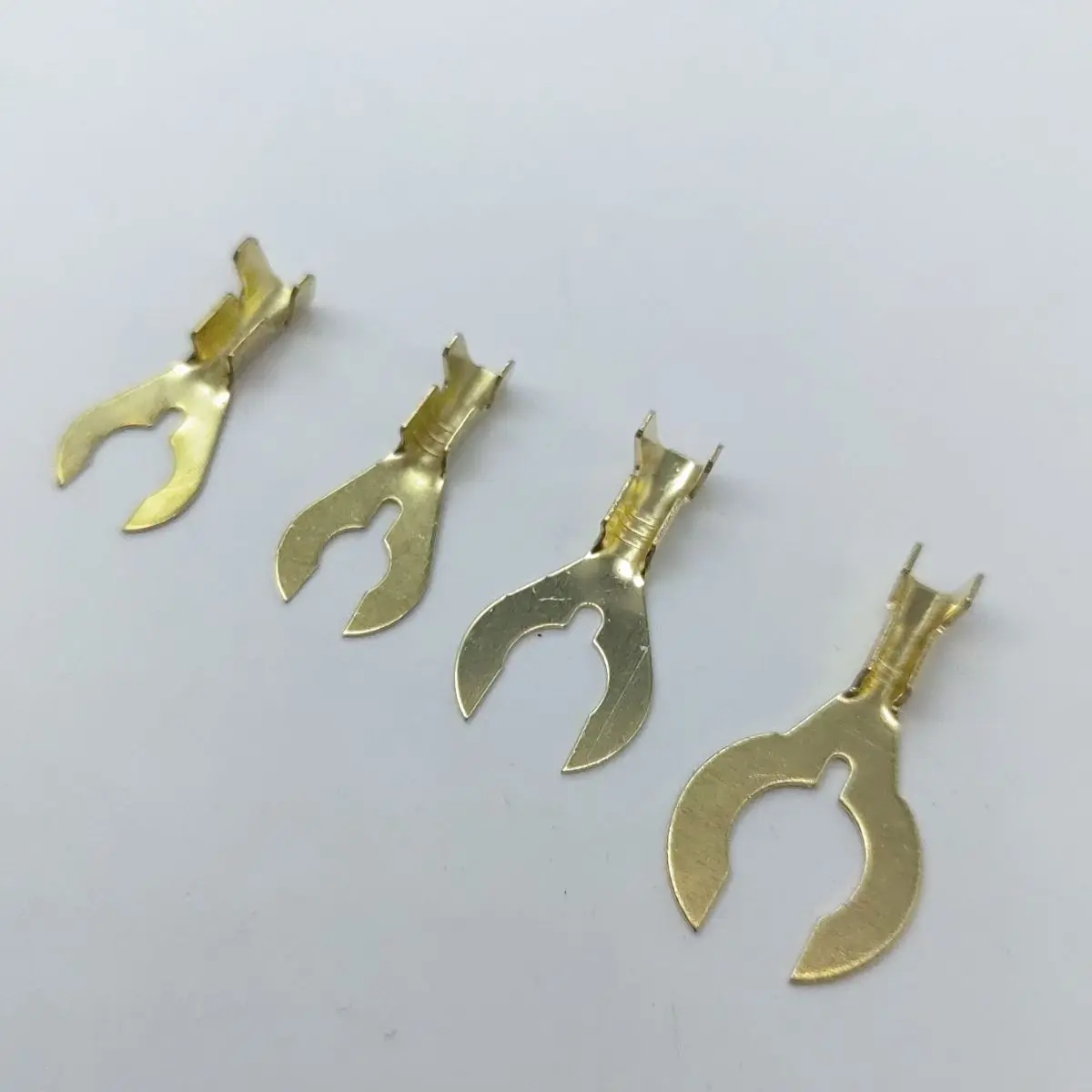 50Pcs M3 M4 M5 M6 Brass Fork Spade U-Type Non-Insulated Wire Connector Electrical Crimp Ground Terminator Connector 0.5-2.5mm