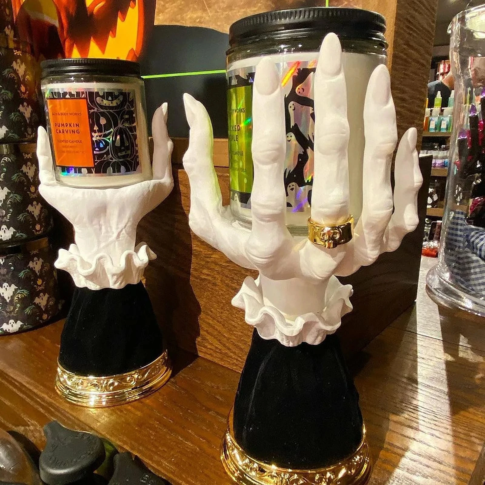 Witch Hand Candlestick Halloween Palm Candle Holder Gothic Decor Snack Bowl Stand Resin Ornament Halloween gothic candle holder