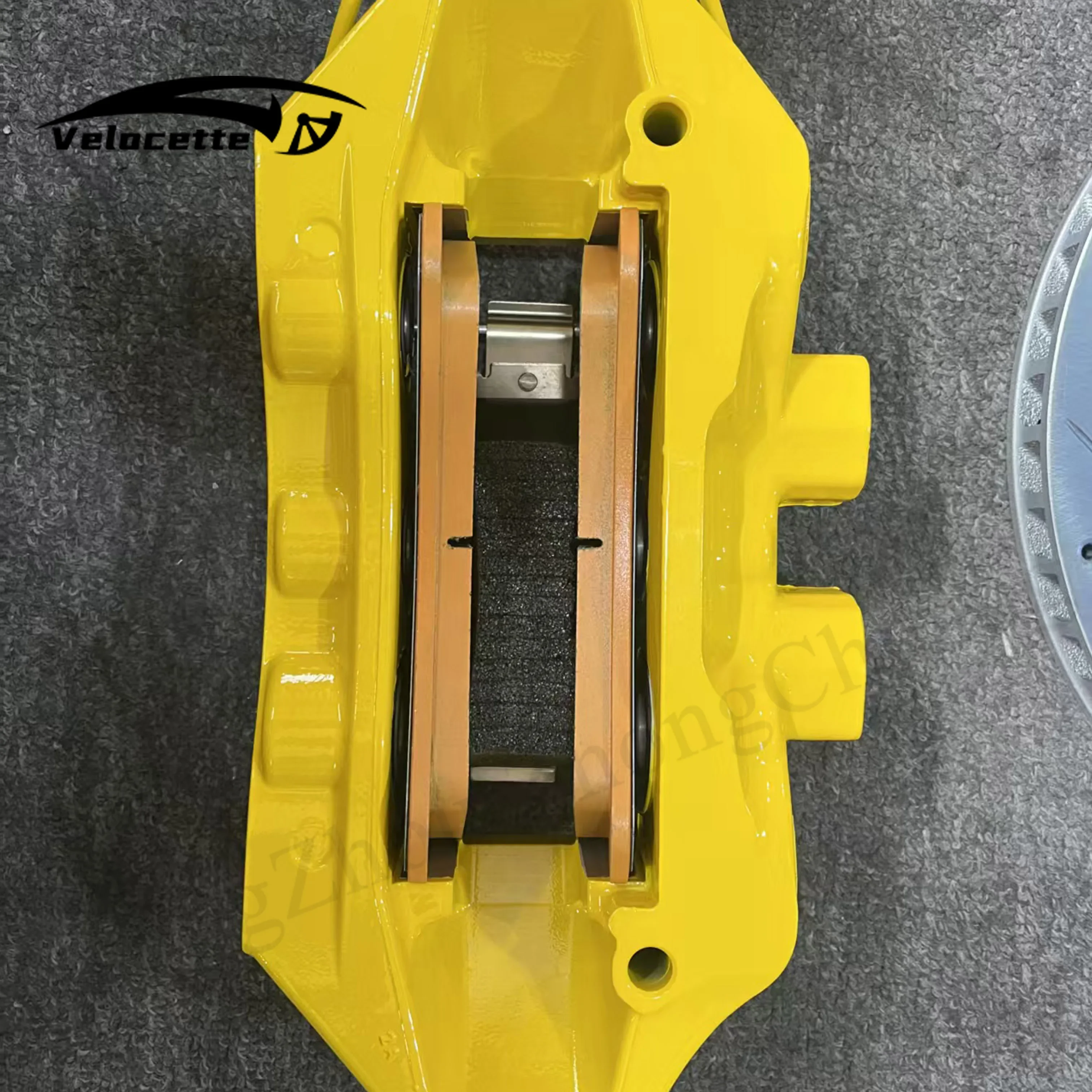 Custom Yellow 6 Piston Brake Calipers with Custom 355mm Brake Rotors for Subaru WRX STI Isuzu D Max benz W207 E46 E92 M3 E90