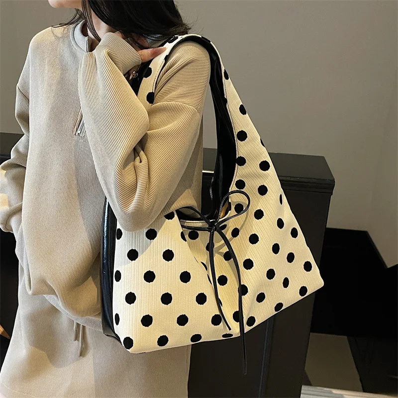 

Сумка-тоут в горошек, женская модная повседневная сумка на плечо большой вместимости, новинка 2025, лоскутная сумка для подмышек с бантом, пригородная сумка