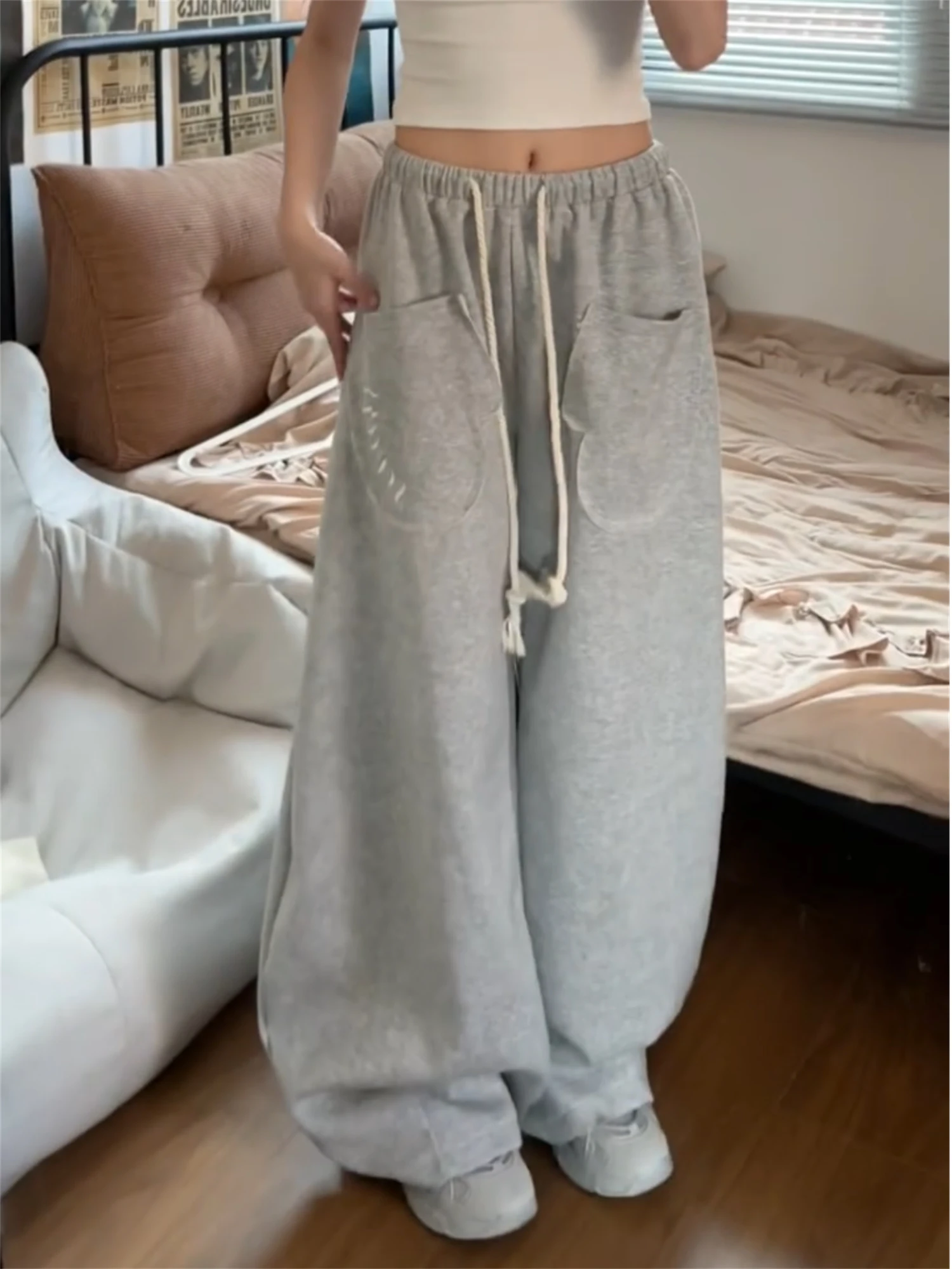 Women's Y2K Baggy Sweatpants with Rope Drawstring & Big Pockets Loose Wide Leg Trousers Casual Streetwear Fashion Pants