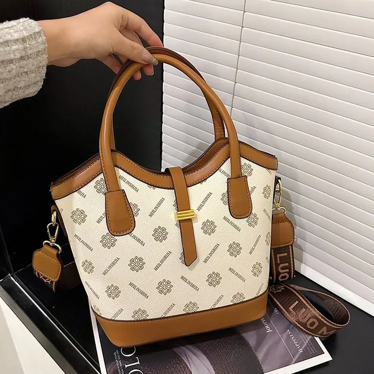 

2025 New！ Women's High-End Presbyopia Letter Bag - Fashion Large Capacity Shoulder Messenger Bag, Versatile Crossbody Purse