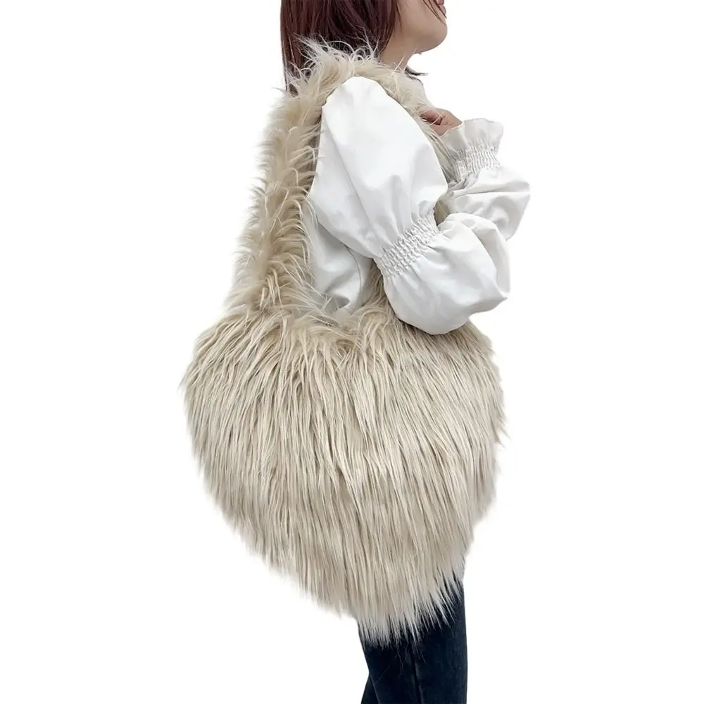 Love Shape Plush Shoulder Bag Large Capacity Faux Fur Fluff Rabbit Fur Handbag Message Bag Korean Style Heart Crossbody Bag