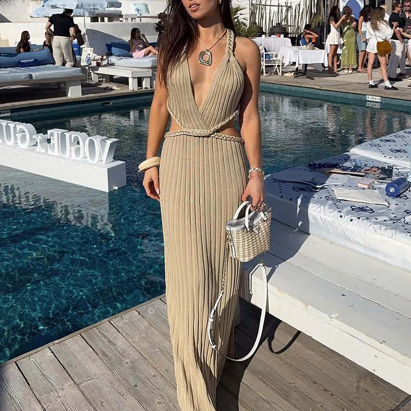 Abito estivo scollato senza maniche lungo avvolgente sull'anca Vestito estivo da spiaggia 2025 Abito copricostume lavorato a maglia tinta unita sexy senza schienale sottile