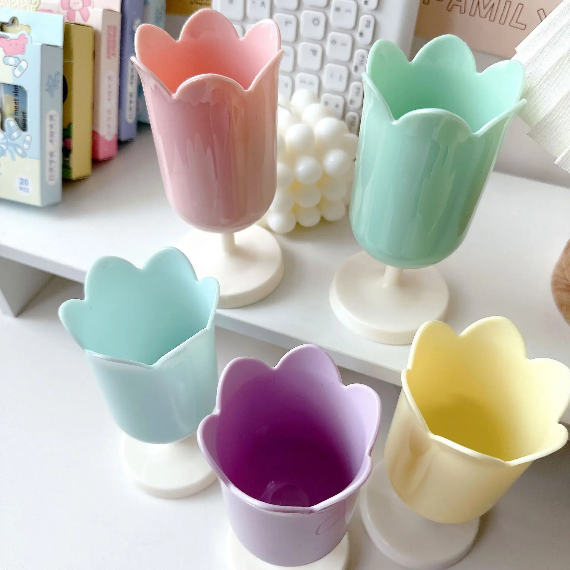 Ins Tulips Plastic Storage Bucket, Pen Holder, Cup, Makeup Brush, Desktop Organizer, Papelaria Cup, Estudantes