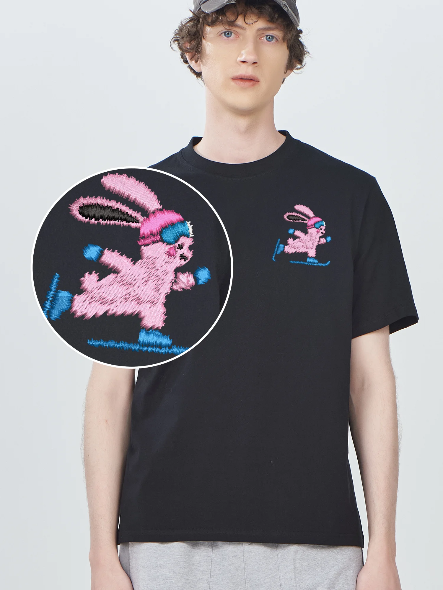 

Cute Pink Rabbit Skiing Embroidered T Shirt Unisex Women Men Cotton Graphic Tees Casual Fashion Embroidery Tshirts