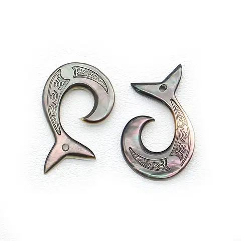 Hawaiian Style Natural Mother of Pearl Shell Pendant Carved Mermaid Tail Polynesia Charm for Jewelry Making DIY Necklace Earring