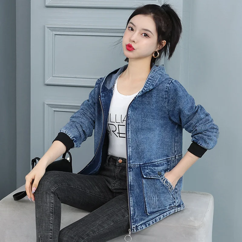 

Модная джинсовая куртка с капюшоном, женское короткое пальто, весенние джинсы с вышивкой букв, верхняя одежда, женские свободные повседневные топы на молнии XQ31