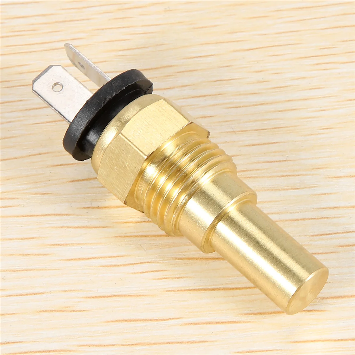 MD005051 Engine Water Temperature Sensor Switch Radiator Coolant Temp Sender for MITSUBISHI COLT RODEO PAJERO MD050214