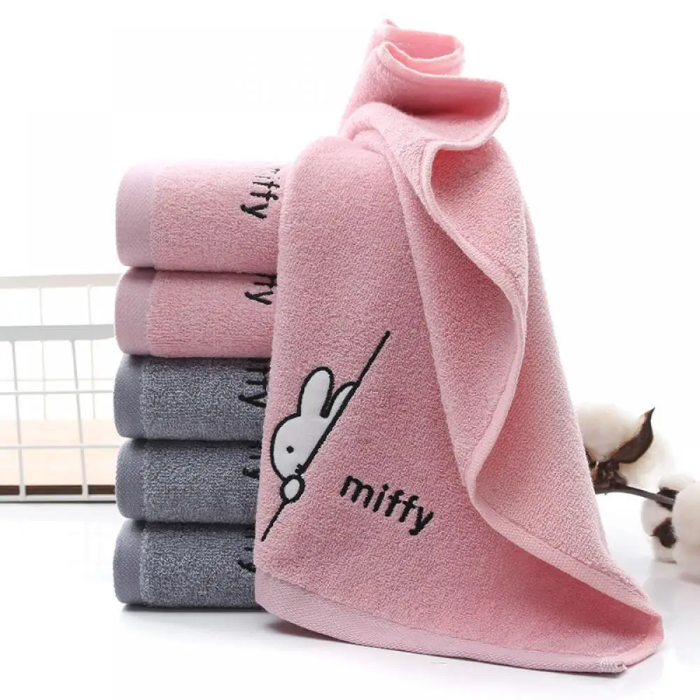 منشفة Miffy Rabbit Cartoon بسيطة من القطن الخالص، منشفة وجه ماصة ناعمة ومريحة، منتجات الحمام المنزلية على شكل أرنب لطيف #1