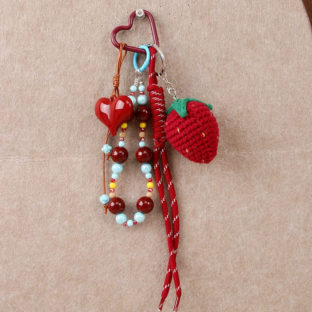 Sweet Crocheted Strawberry Keychain Exquisite Heart Retro Bead Design DIY Creative Design Handbag Chain Texture Accessories Gift