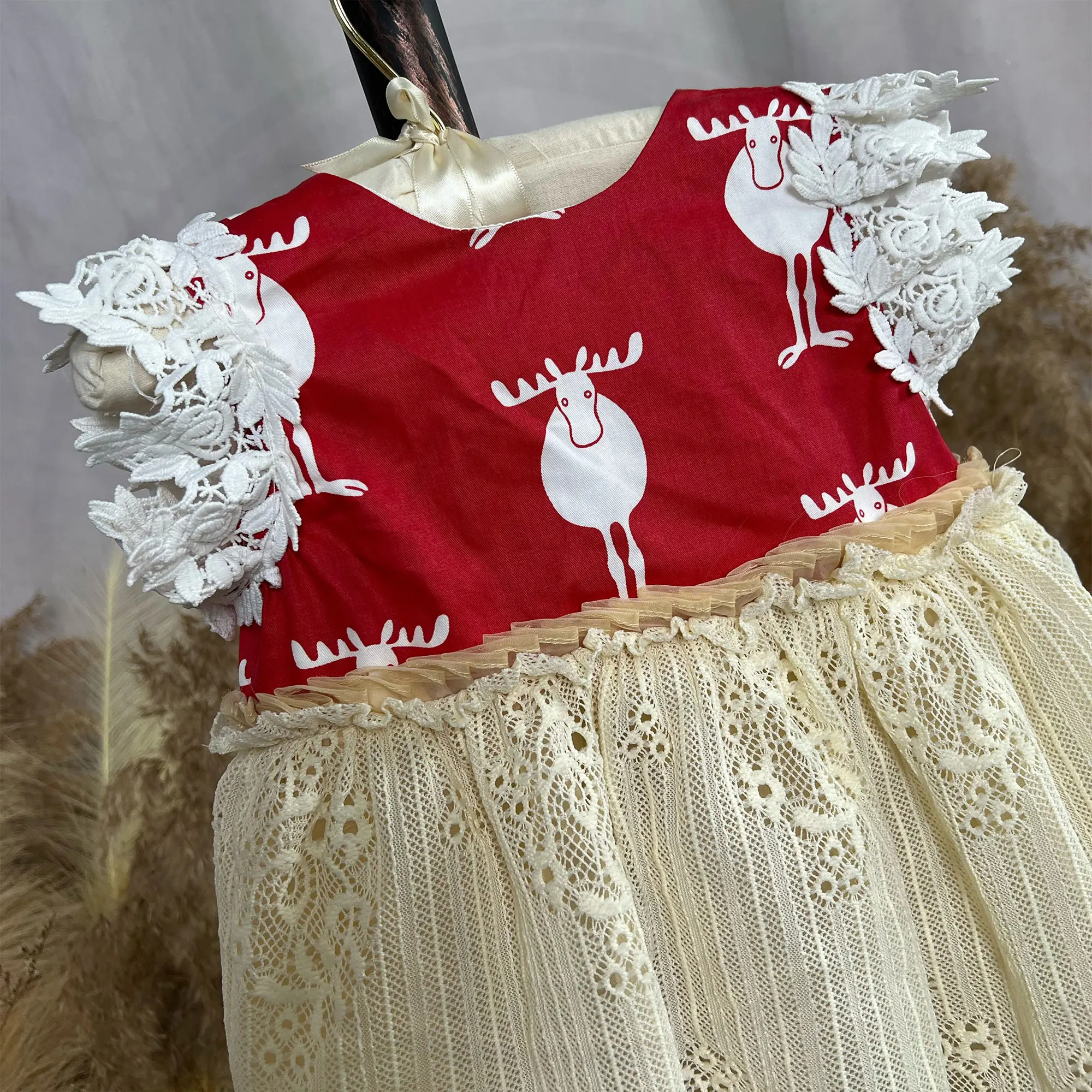 Premium Quality 1-6 Years Old Little Princess Christmas Cute Kids' Clothing Lace Hollowed-Out Embroidered Dress with Exquisite