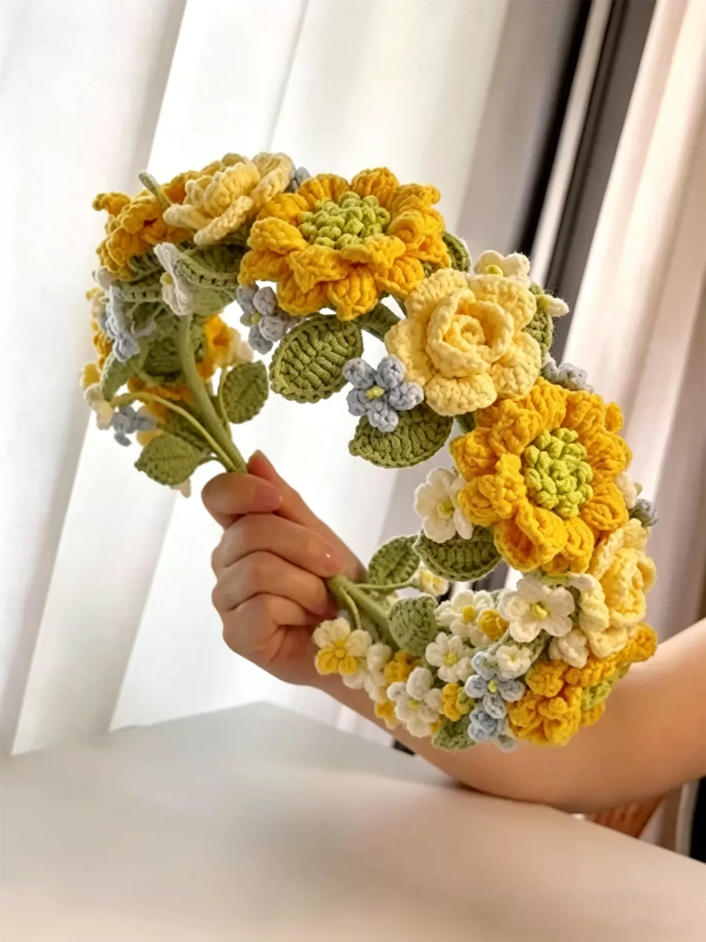 coroa-de-croche-artesanal-de-girassol-acessorio-de-cabelo-elegante-para-o-ambiente-primaveril-presente-para-amiga-kit-de-materiais-diy-por-xuefei