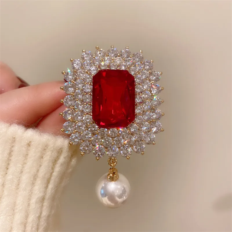 

CC Vintage Brooches Imitation Red Gemstore Pearl Sweater Pins Shining Zirconia Court French Style Brooch Luxury Jewelry B169