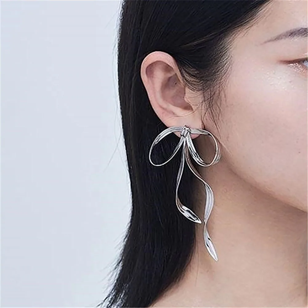 Fashion Designer Earrings for Women Metal Bow Long Ribbon Drop Earrings Female Fairy Style Irregular Ear Stud Jewelry