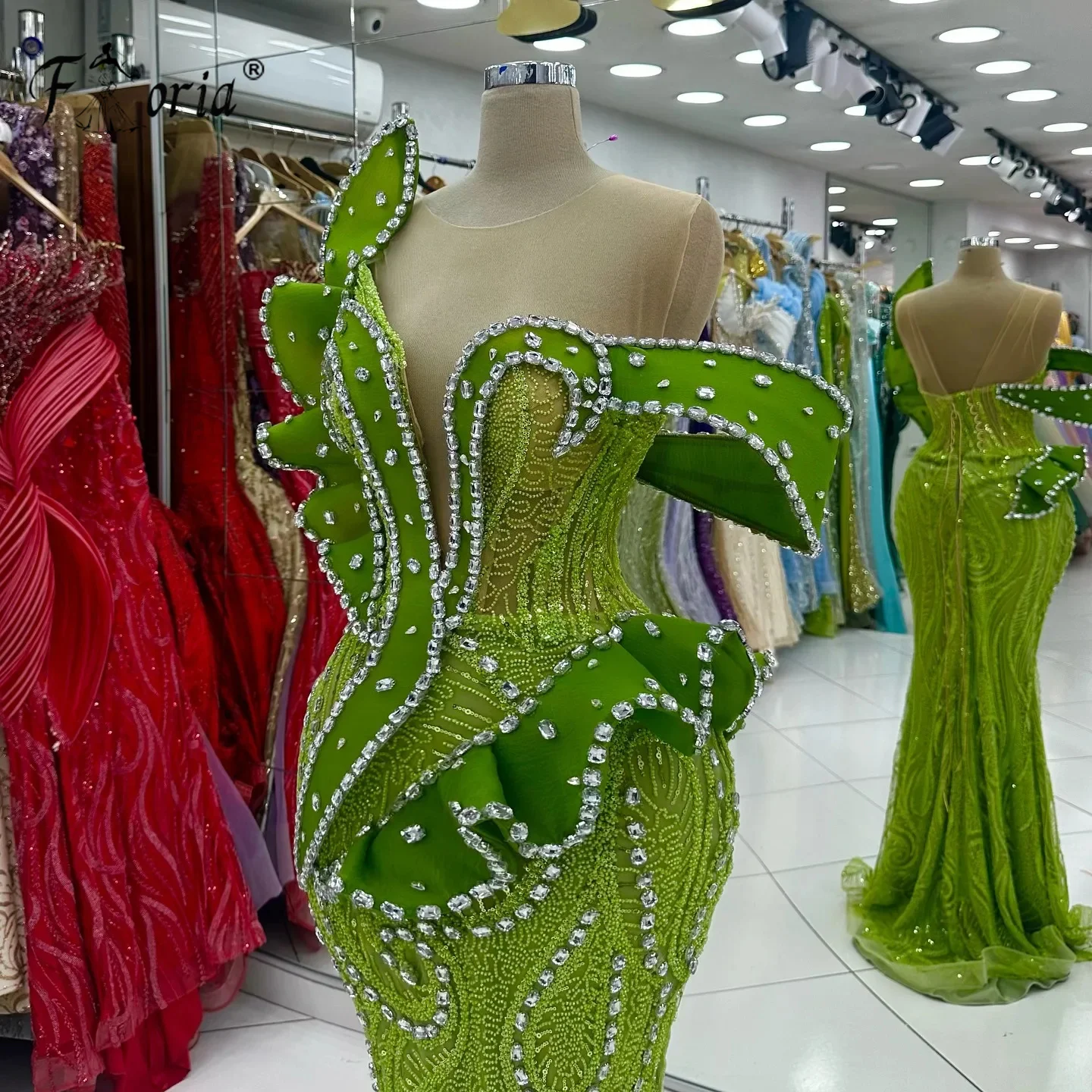 

Luxury Dubai Arabic Green Evening Dress Mermaid Crystal Beaded 3D Lace Wedding Party Dresses Customzied robe de soiree femmes